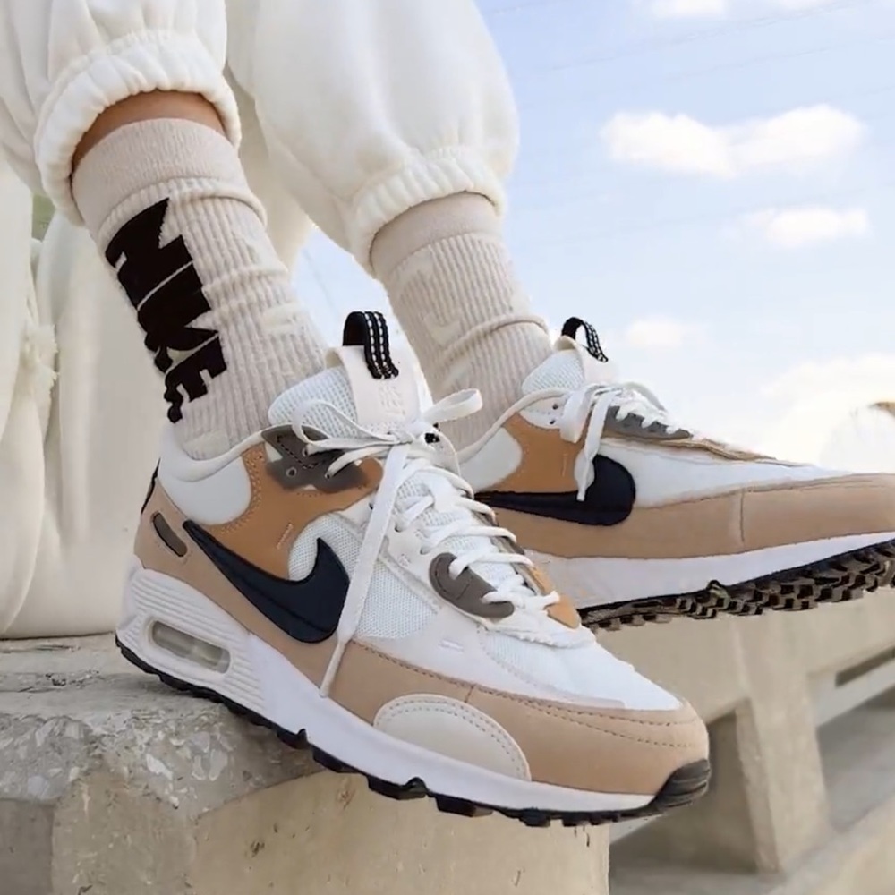 LAST PAIR! 👀 Nike Air Max Futura - RARE! Sold out in 30 seconds after drop - Picture 2 of 9